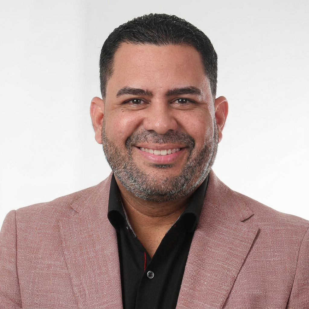 Newton Baez, Sales Manager